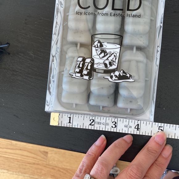 Easter Island Silicone Ice Tray - Picture 8 of 8